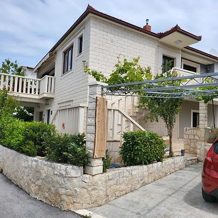 Apartments Mia Okrug Gornji Ngoại thất bức ảnh