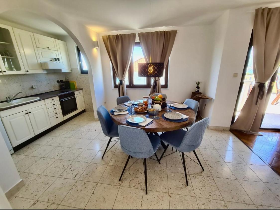 Apartments Mia Okrug Gornji Ngoại thất bức ảnh