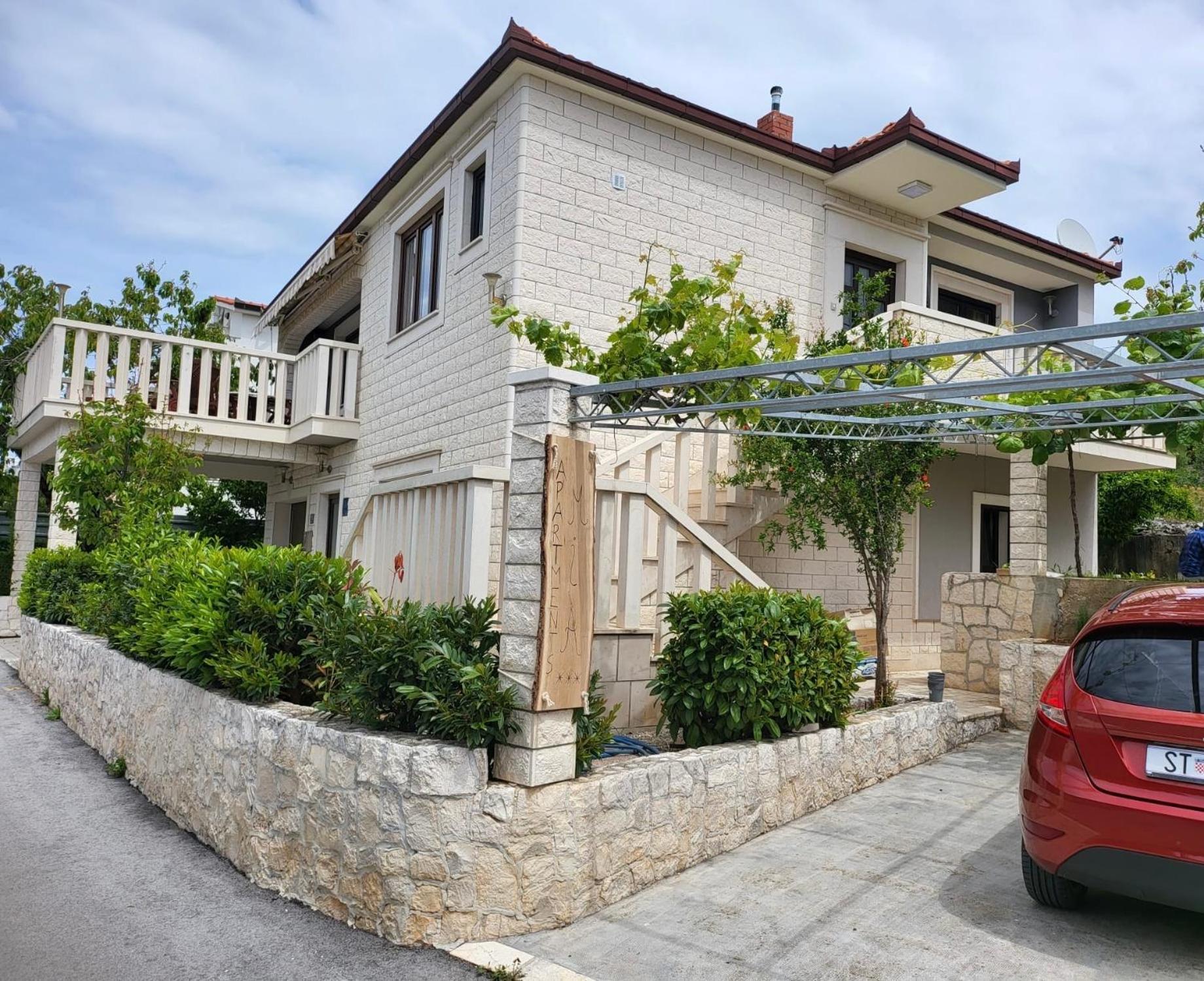 Apartments Mia Okrug Gornji Ngoại thất bức ảnh