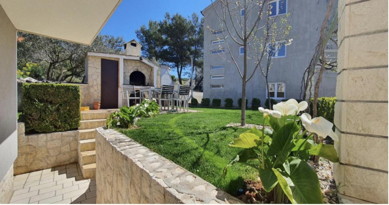 Apartments Mia Okrug Gornji Ngoại thất bức ảnh